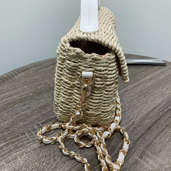 Natural/Ivory Sift Straw Purse w/Chain - Picture 3 of 16